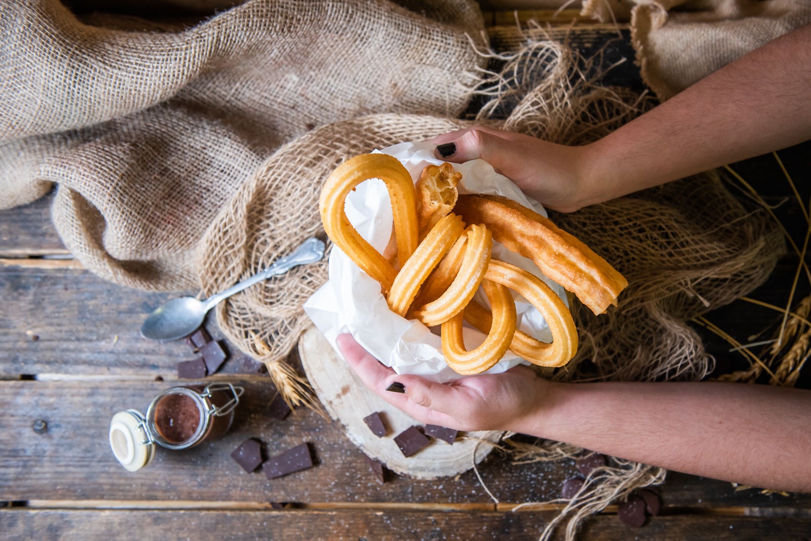 hands_churros